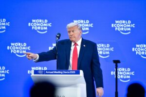 Trump asegura que tendrá que hablar con España para que gaste el 5% en Defensa | europapress.es