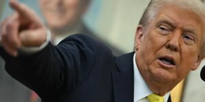 Trump asegura que va hacia Irán «una flota mayor» que la enviada a Venezuela y amenaza con un ataque al país
