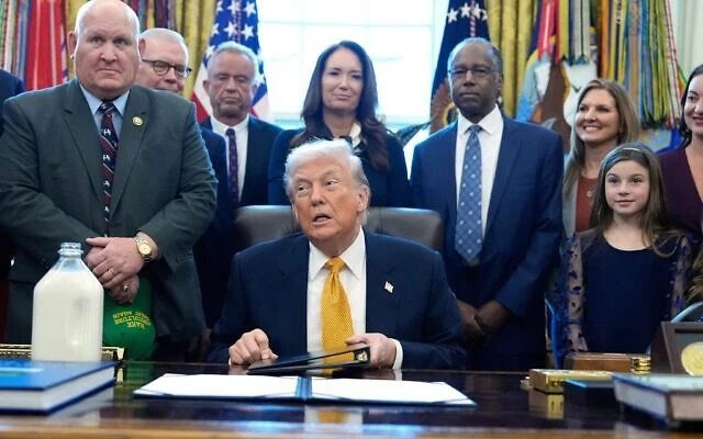 Trump confirmó arresto de contratista por filtración de datos sobre Venezuela (Video) - AlbertoNews