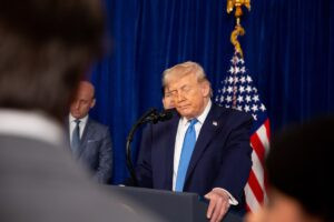 Trump decide cancelar nuevos ataques contra Venezuela por su «colaboración»