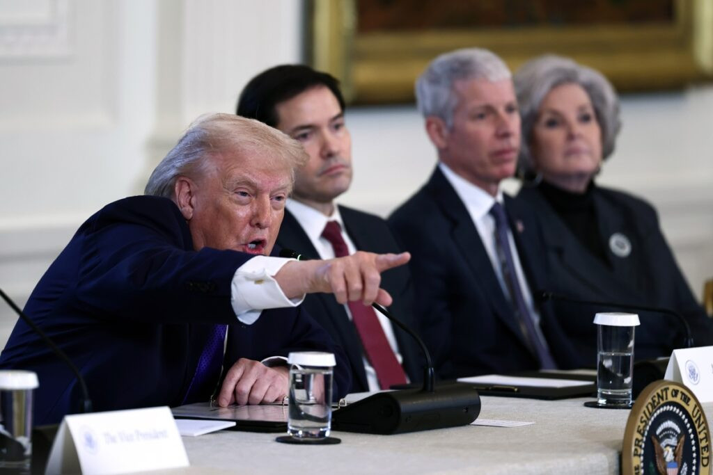 Trump dice que de momento el Gobierno de Delcy Rodríguez parece "ser un aliado"