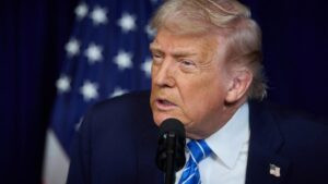 Trump dice que el presupuesto militar de EEUU para 2027 debería crecer un 50% más | elperiodico.com