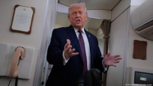 Trump eleva aranceles a Corea del Sur de un 15 % al 25 %
