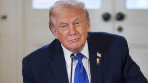 Trump firma un decreto para blindar los ingresos del petróleo venezolano retenidos en EEUU | elperiodico.com