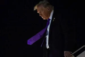 Trump firma una orden para proteger ingresos del petróleo venezolano ante posibles embargos