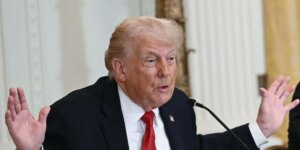 Trump intenta forzar en Davos una negociación en paralelo sobre Ucrania y Groenlandia