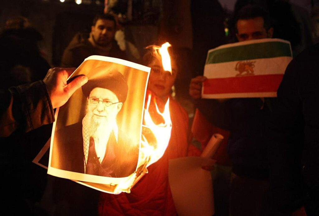 China deplora fuerza y amenazas en relaciones internacionales ante amenaza de Trump a Irán
