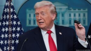 Trump podría involucrar a Machado en transición venezolana