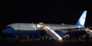 Trump retoma su trayecto a Davos tras regresar a EE.UU. por un fallo en el avión presidencial