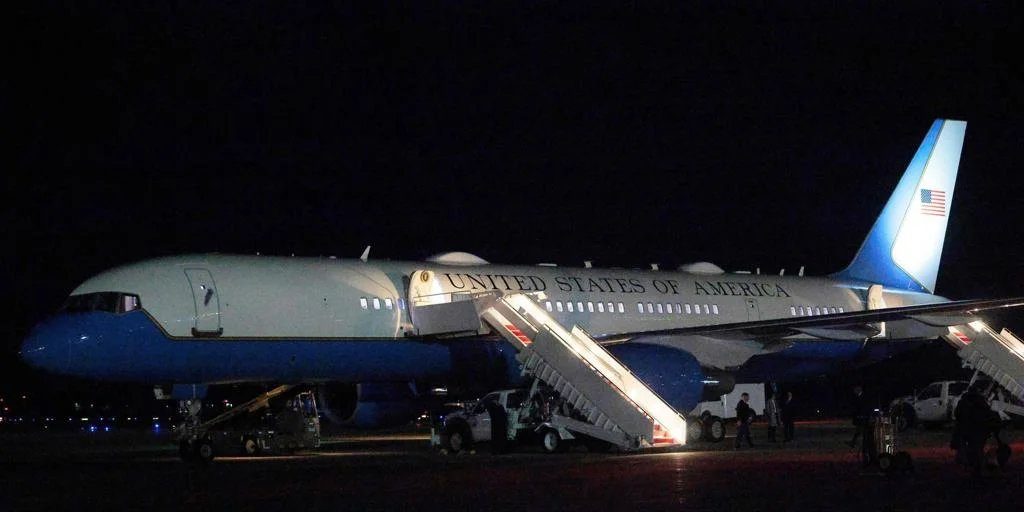 Trump retoma su trayecto a Davos tras regresar a EE.UU. por un fallo en el avión presidencial