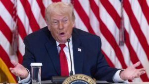 Trump y el rosario de la aurora