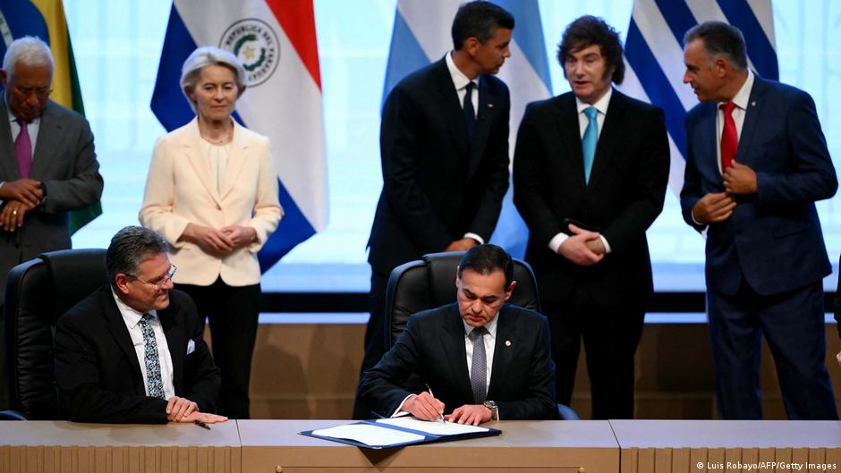 UE y Mercosur firman histórico acuerdo de libre comercio