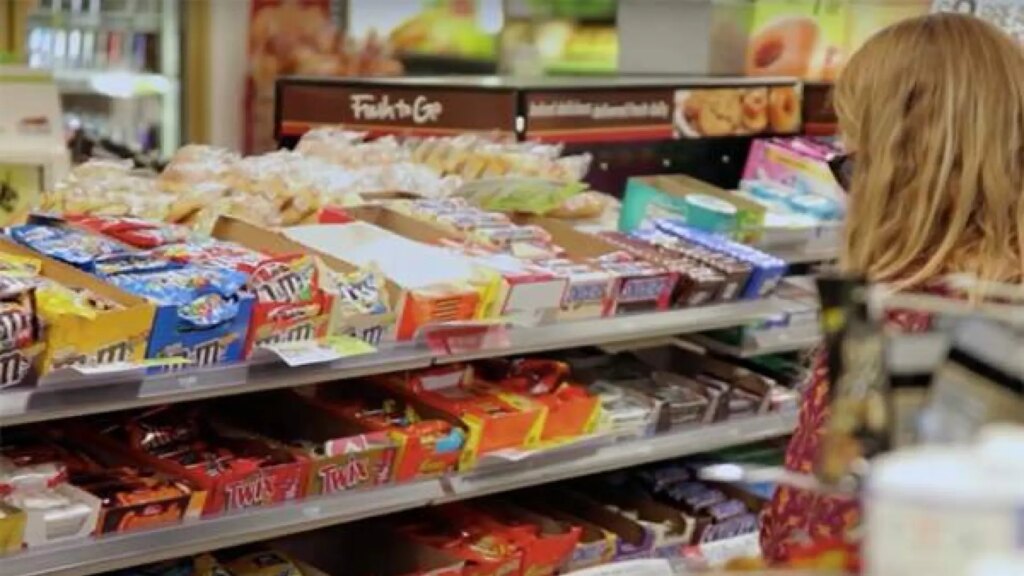 Un estudio señala que los alimentos procesados en España no reducen la sal "pese a los compromisos de salud pública"