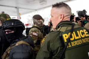 Un juez federal de Texas ordena liberar al niño de 5 años Liam Conejo y a su padre | elperiodico.com
