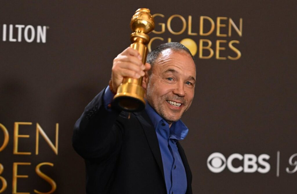 'Una batalla tras otra' y 'Adolescencia' triunfan en los Globos de Oro