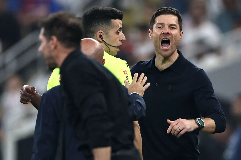 Una bronca a Simeone y una defensa a Vinicius para reconectar a Xabi Alonso y al vestuario del Madrid: "Es un maleducado"