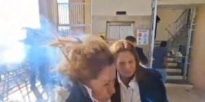 Una diputada de Honduras resulta herida tras ser atacada con un explosivo mientras atendía a la prensa