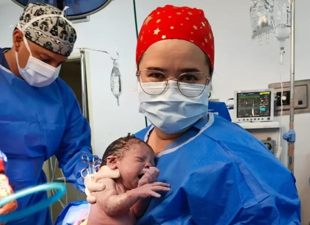 Una niña fue la primera bebé en Caracas este 2026