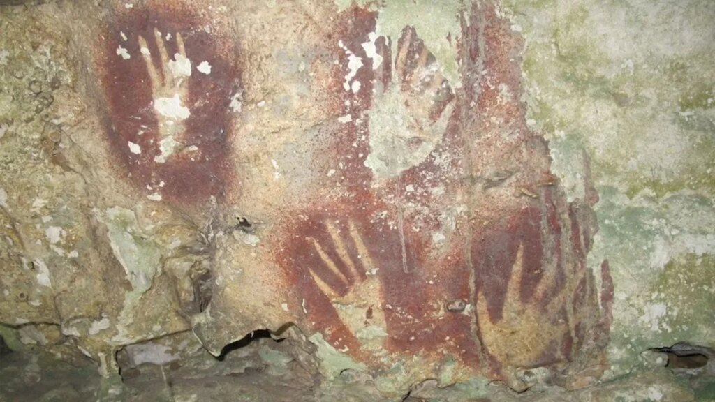 Una pintura rupestre de 67.800 años en Indonesia podría ser la más antigua del mundo