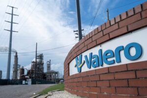 Valero y Phillips 66 compraron cargamentos de petróleo venezolano, según Reuters