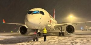 Varios aeropuertos limitan las salidas y llegadas por la ola de frío que azota Europa