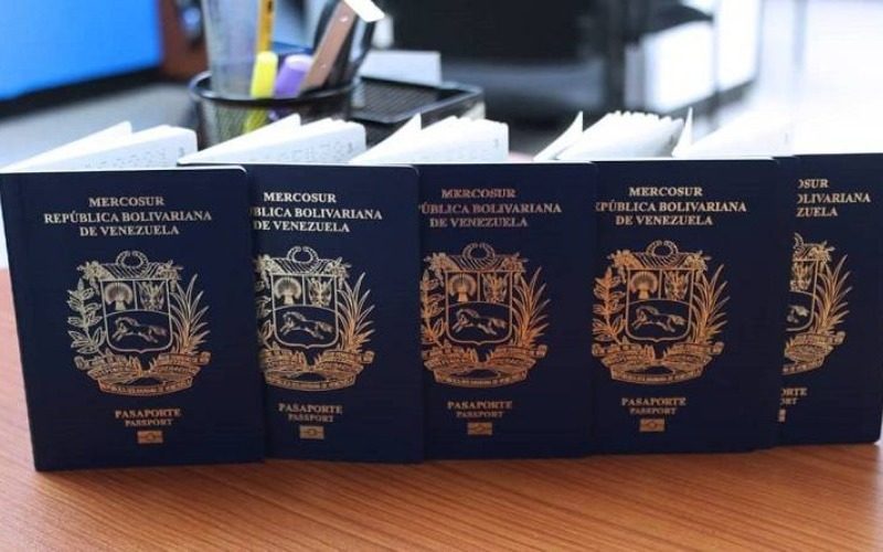 Venezolanos en Chile podrán retirar pasaporte en la Embajada de Uruguay