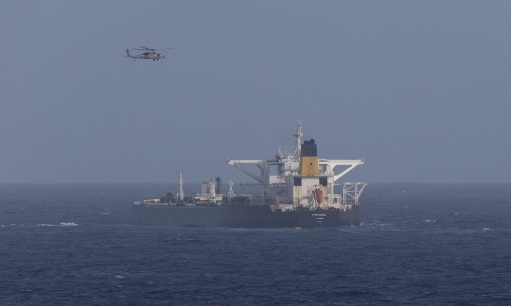 Venezuela anuncia el retorno a sus aguas de petrolero en una operación conjunta con EE.UU. - AlbertoNews