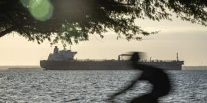 Venezuela anuncia el retorno a sus aguas de un petrolero en una operación conjunta con EE.UU.