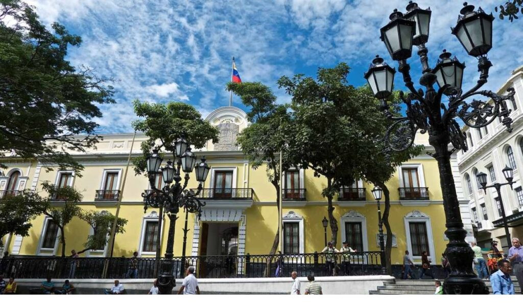 Venezuela expresa solidaridad con Irán