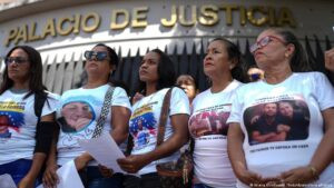 Venezuela libera «número importante» de presos políticas – DW – 08/01/2026