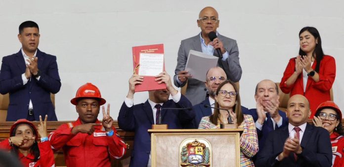 Asamblea-Nacional-Ley-de-Hidrocarburos-696x339