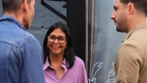 Vicepresidenta destaca éxito de emprendimientos impulsados en 2025