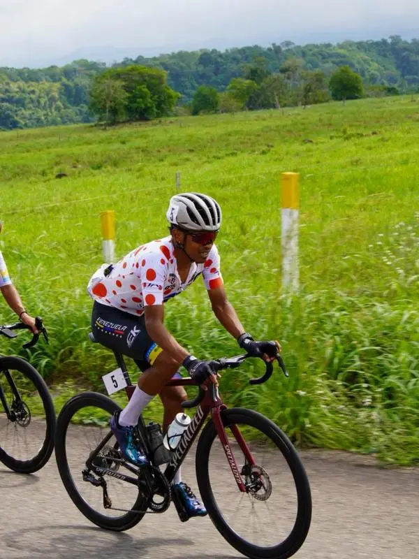 Viloria se resiste a entregar el mando; Abreu con agallas de campeón