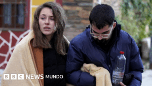 «Vimos cómo moría gente alrededor pero no podíamos hacer nada»: los relatos de los sobrevivientes en el accidente de tren en España
