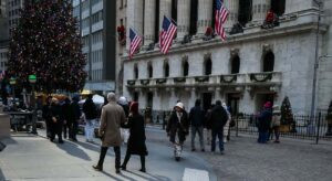 Wall Street cierra la última sesión del año con un nuevo tropiezo, pero en 2025 el S&P 500 sube más de un 16% y el Nasdaq avanza un 20%