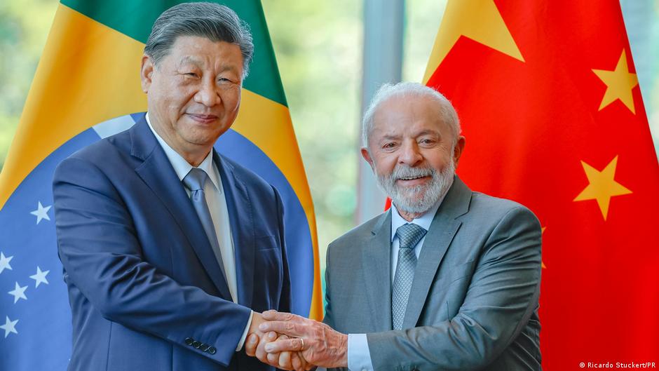 Xi pide a Lula que defiendan el "rol central" de la ONU