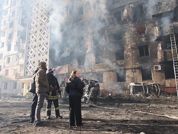 Zelenski informa de ataque ruso con misiles sobre edificios en Járkov y con víctimas