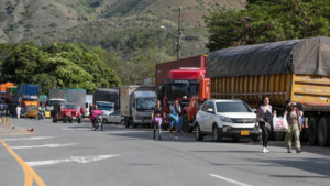 advierten que podrían bloquear vía a Buenaventura y hacia el interior del país; efectos de taponamientos