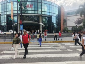 caraqueños a tres días del bombardeo