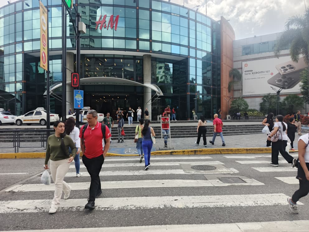 caraqueños a tres días del bombardeo