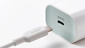cuesta menos de 4 euros y ofrece 20 W para iPhone y Android