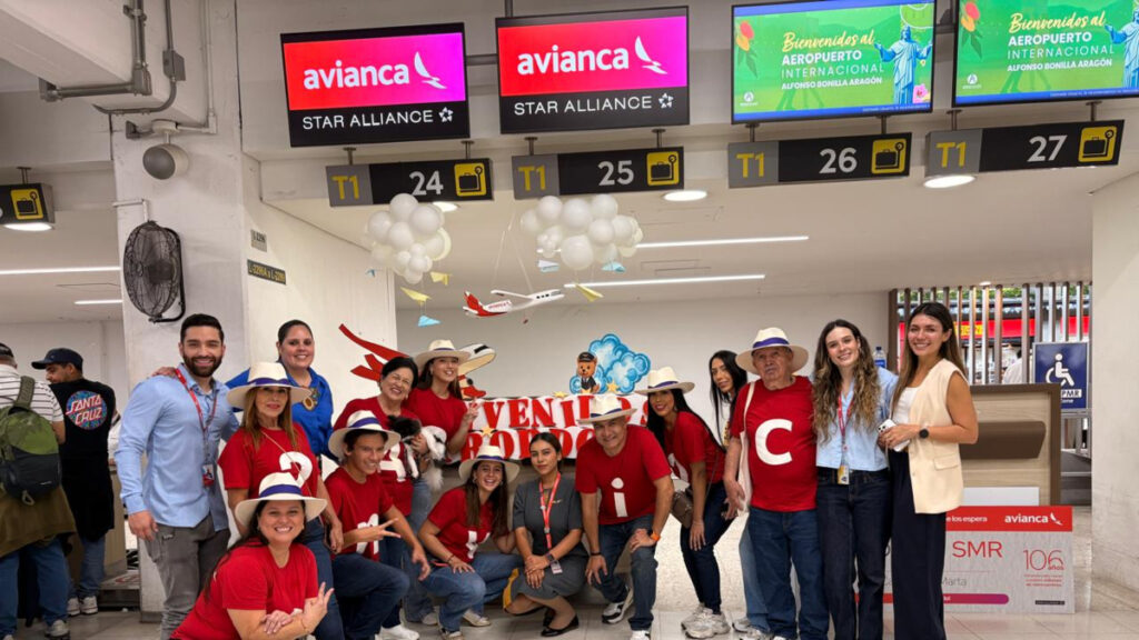 dos familias caleñas que celebraron el Fin de Año en un avión de cartón viajarán a Santa Marta