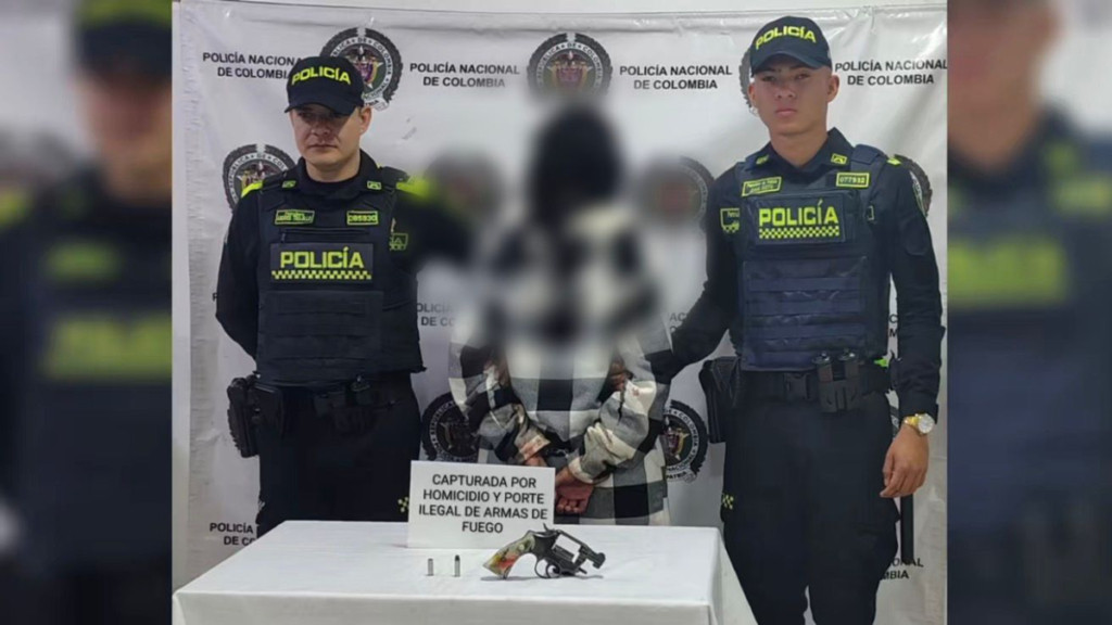 el hijo de 16 años de los involucrados denunció lo ocurrido