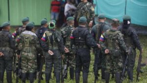 insurgencia lanzó explosivos, mediante drones