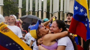 las historias de venezolanos en Colombia en medio de la caída de Maduro y la promesa de una transición