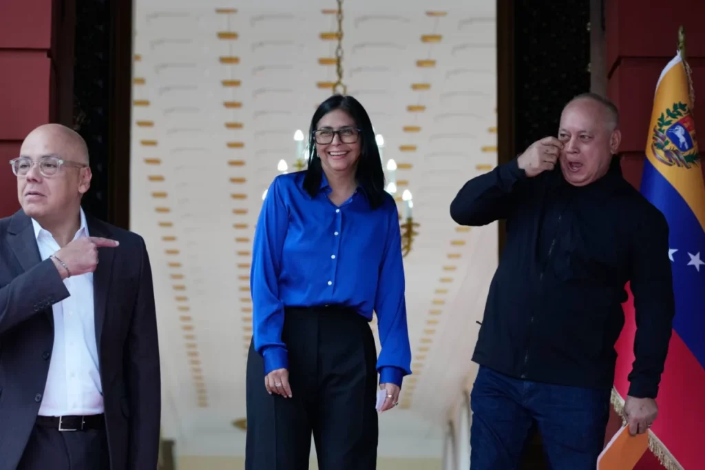 "sostuve una larga, productiva y cortés conversación telefónica con el Presidente de los Estados Unidos"