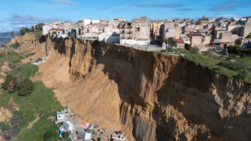 un deslizamiento de tierra obligó a evacuar a 1.500 personas en una ciudad de Sicilia