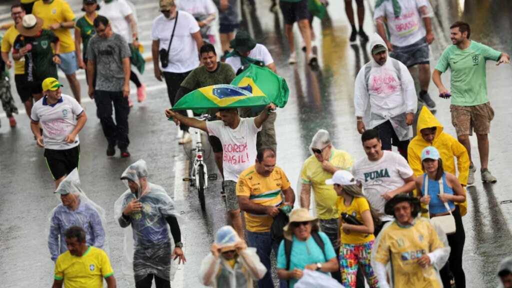 un rayo cayó sobre una marcha por Jair Bolsonaro y dejó decenas de heridos