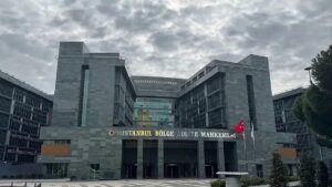 ¡Insólito! Un fiscal trató de matar a tiros a una jueza y un reo la salvó