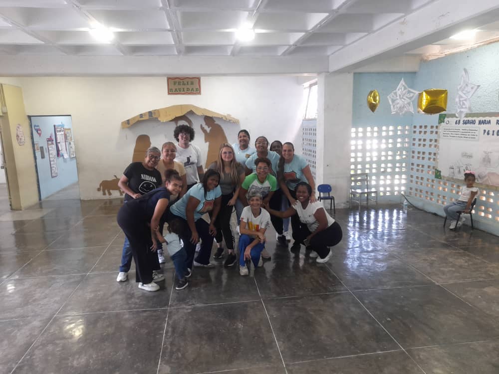 ¡Maestras celebran en grande!